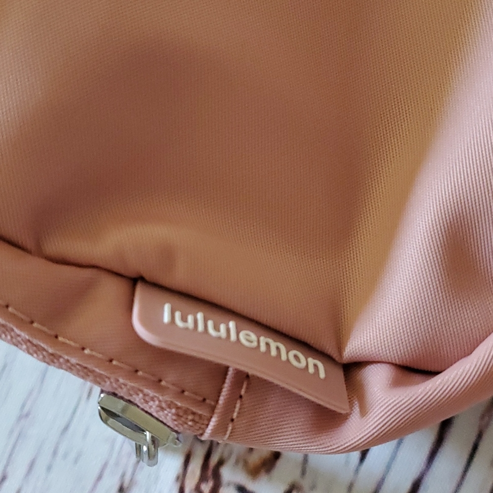 🆕️ LULULEMON EVERYWHERE BELT BAG (PINK PASTEL COLOR) - Picture 6 of 9